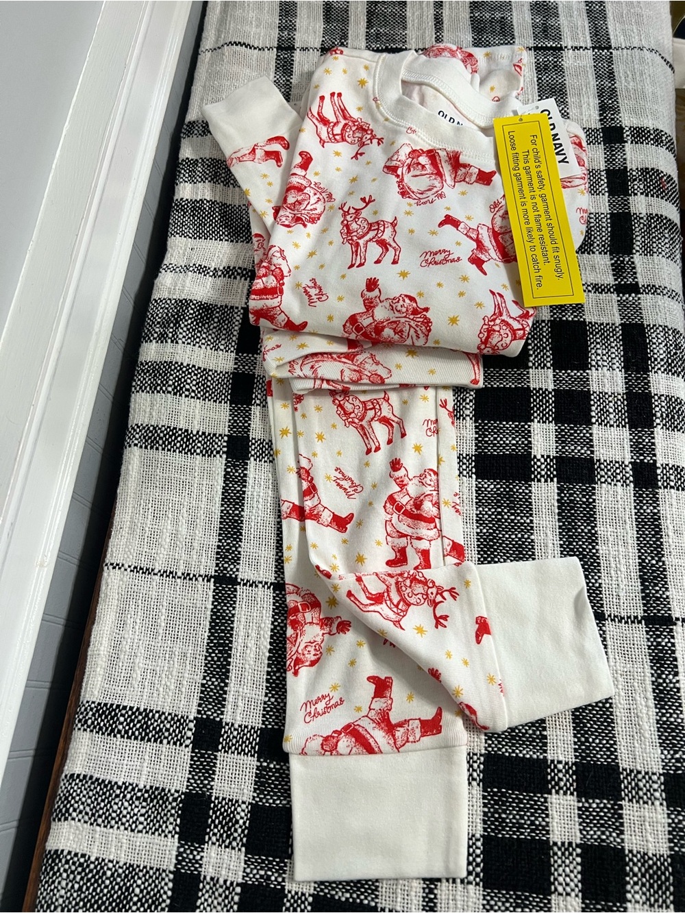 Old Navy Kids Holiday Pajama Set - White with Red Print NWT Unisex